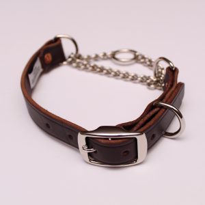 An image of a leather martingale collar from the martingale Collar Leather Series